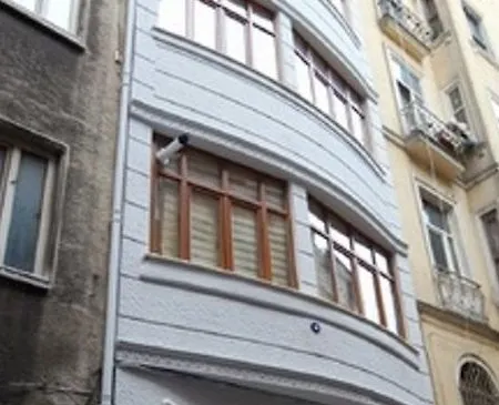 Lyon * Istambul